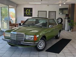 Grün Gebraucht 1978 Mercedes 230 Coupé | 15.490 €