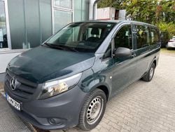 Grün Gebraucht 2019 Mercedes Vito Van / Kleinbus | 24.990 € (Guter Preis)