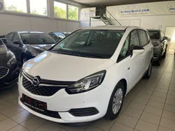 Weiß Gebraucht 2018 Opel Zafira Edition Van / Kleinbus | 13.390 € (Fairer Preis)
