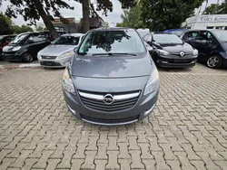 Grau Gebraucht 2016 Opel Meriva drive Van / Kleinbus | 4.599 € (Guter Preis)