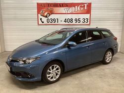 Denimblau metallic Gebraucht 2016 Toyota Auris Hybrid Edition Kombi | 15.400 € (Etwas zu teuer)