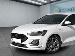Weiß Gebraucht 2024 Ford Focus Limousine | 26.249 € (Fairer Preis)