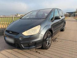 Grau Gebraucht 2009 Ford S-MAX S Van / Kleinbus | 2.500 €
