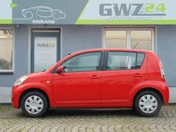 Rot Gebraucht 2007 Daihatsu Sirion Kleinwagen | 2.499 € (Etwas zu teuer)