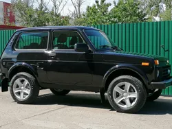Schwarz (672) Neu 2025 Lada niva SUV | 22.990 € (Teuer)