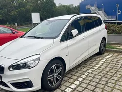 Weiß Gebraucht 2016 BMW 218 Gran Tourer Sport Line Van / Kleinbus | 10.500 € (Superpreis)