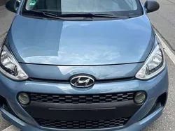 Blau Gebraucht 2017 Hyundai i10 Kleinwagen | 7.100 € (Guter Preis)