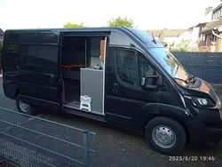 Schwarz Neu 2024 Peugeot Boxer Van | 36.500 € (Teuer)