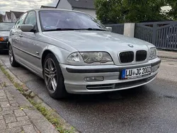 Silber Gebraucht 2001 BMW 330 Limousine | 8.500 € (Etwas zu teuer)