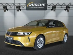Gelb Gebraucht 2023 Opel Astra Limousine | 21.897 € (Guter Preis)