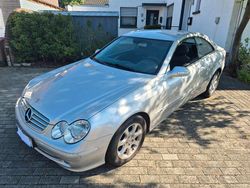 Silber Gebraucht 2004 Mercedes CLK200 Elegance Coupé | 7.450 €