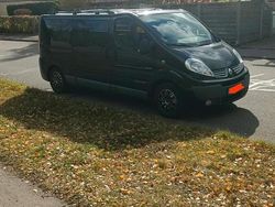 Schwarz Gebraucht 2013 Renault Trafic Black Edition Van | 14.400 €
