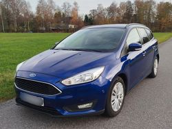 Blau Gebraucht 2017 Ford Focus Kombi | 7.400 € (Fairer Preis)