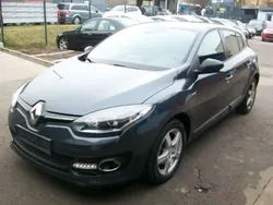 Grau Gebraucht 2015 Renault Mégane III LIMITED Limousine | 3.900 €