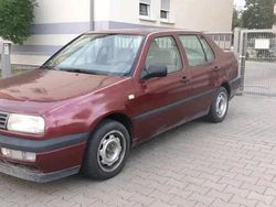 Rot Gebraucht 1992 VW Vento Limousine | 1.499 €