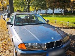 Blau Gebraucht 1999 BMW 318 Limousine | 2.490 €