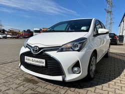 Weiß Gebraucht 2016 Toyota Yaris Limousine | 5.890 € (Fairer Preis)