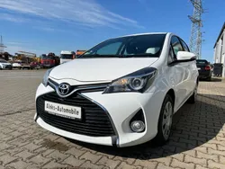 Weiß Gebraucht 2016 Toyota Yaris Limousine | 6.890 € (Fairer Preis)