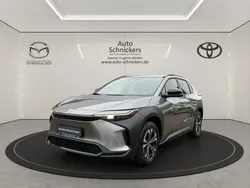 Grau Gebraucht 2023 Toyota bZ4X Comfort SUV | 28.740 € (Superpreis)