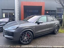 Grau Gebraucht 2024 Porsche Cayenne Coupe Coupé | 106.600 € (Guter Preis)