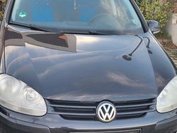 Schwarz Gebraucht 2005 VW Golf IV Kombi | 3.250 € (Etwas zu teuer)