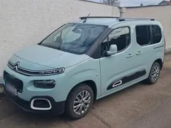 Grün Gebraucht 2020 Citroën Berlingo PureTech Van / Kleinbus | 21.500 € (Fairer Preis)