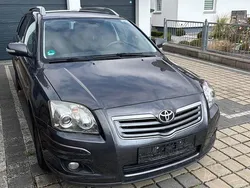 Grau Gebraucht 2007 Toyota Avensis Travel Kombi | 2.750 € (Fairer Preis)