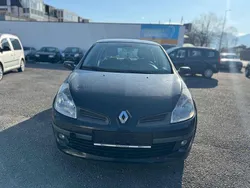 Gebraucht 2006 Renault Clio II Dynamique Limousine | 799 € (Superpreis)