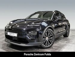 Tiefschwarzmetallic Gebraucht 2024 Porsche Macan SUV | 89.890 €