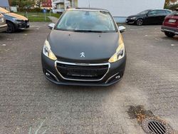 Grau Gebraucht 2017 Peugeot 208 Style Kleinwagen | 8.800 € (Fairer Preis)