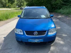 Blau Gebraucht 2004 VW Touran Van / Kleinbus | 3.700 € (Teuer)