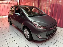 Grau Gebraucht 2010 Hyundai ix20 Van / Kleinbus | 7.990 € (Teuer)