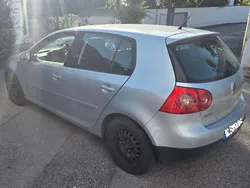 Silber Gebraucht 2005 VW Golf V Comfortline Limousine | 2.950 € (Guter Preis)