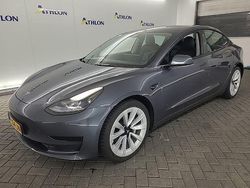 Grau Gebraucht 2021 Tesla Model 3 Standard Range Limousine | 22.900 € (Fairer Preis)