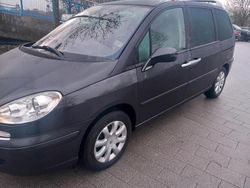 Grau Gebraucht 2008 Peugeot 807 Van / Kleinbus | 2.900 € (Fairer Preis)