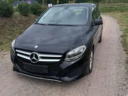 Schwarz Gebraucht 2015 Mercedes B180 Van / Kleinbus | 12.000 € (Superpreis)