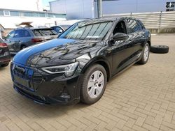 Mythosschwarz metallic Gebraucht 2022 Audi e-tron S-Line SUV | 37.825 € (Guter Preis)