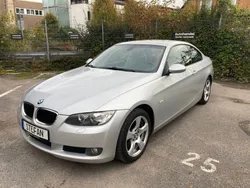 Titan silber metallic Gebraucht 2009 BMW 320 Comfort Edition Coupé | 8.500 € (Fairer Preis)