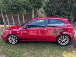Rot Gebraucht 2006 Alfa Romeo 147 Ti Kleinwagen | 1.200 €