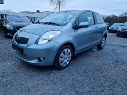 Grau Gebraucht 2009 Toyota Yaris Limousine | 3.490 € (Guter Preis)