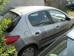 Silber metallic Gebraucht 2001 Peugeot 206 Kleinwagen | 500 € (Superpreis)