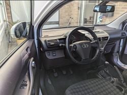 Weiß Gebraucht 2009 Toyota iQ Plus Kleinwagen | 4.000 € (Fairer Preis)