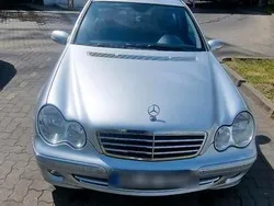 Grau Gebraucht 2005 Mercedes C230 Avantgarde Kombi | 2.300 € (Guter Preis)