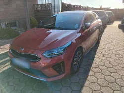 Rot Gebraucht 2020 Kia ProCeed GT GT-Line Kleinwagen | 20.950 €