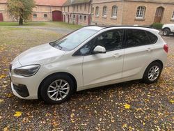 Weiß Gebraucht 2018 BMW 218 Active Tourer Van / Kleinbus | 16.900 € (Fairer Preis)