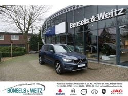 Blau metallic Gebraucht 2021 Volvo XC40 Momentum SUV | 24.880 € (Superpreis)