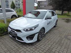 Weiß Gebraucht 2025 Kia Ceed GT GT-Line Limousine | 29.980 € (Fairer Preis)