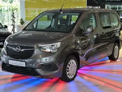 Grau Gebraucht 2020 Opel Combo Life XL Edition Van / Kleinbus | 16.850 € (Fairer Preis)