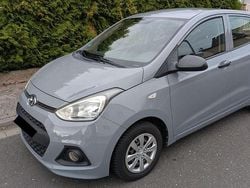 Grau Gebraucht 2015 Hyundai i10 Kleinwagen | 4.990 € (Guter Preis)