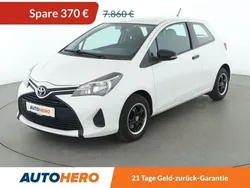 Weiß Gebraucht 2015 Toyota Yaris Cool Limousine | 7.660 € (Fairer Preis)